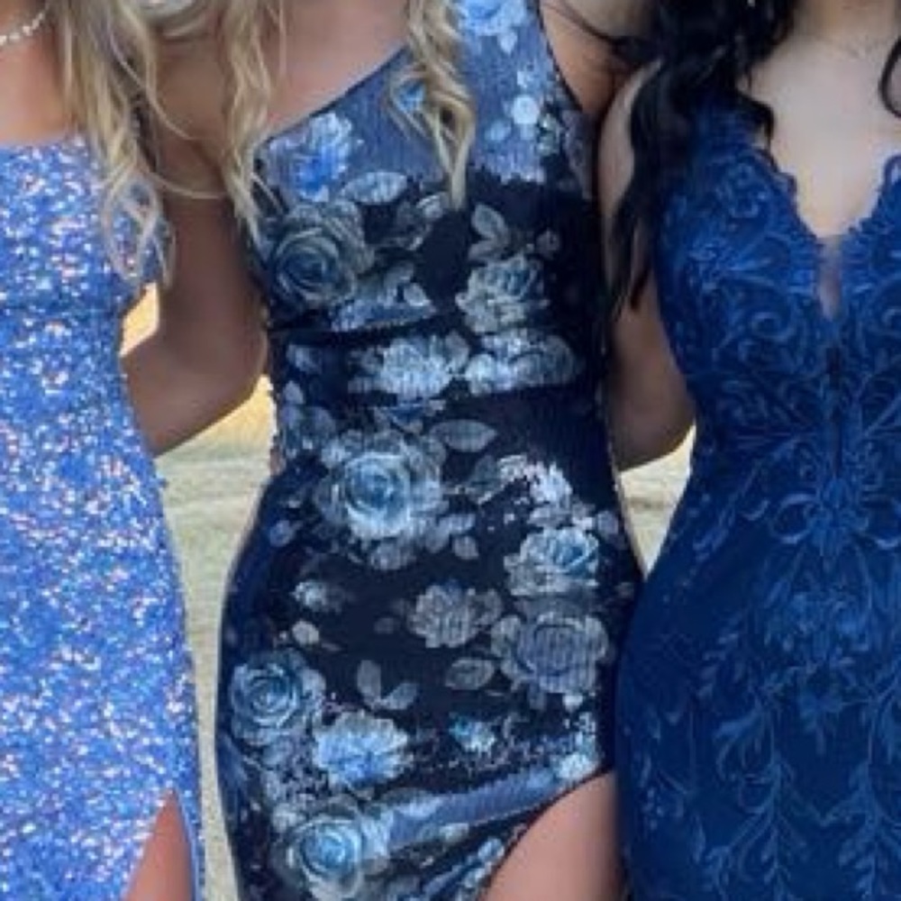 MIDDLE DRESS!! So cute and is from windsor